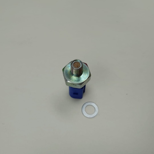 04E919081A 06H919081A 06K919081 180635 - Audi A3 A4 Q5 Volkswagen Tiguan Passat Oil Pressure Sensor (Blue) - Febi Brand 4 04E919081A 06H919081A 06K919081 180635 - Audi A3 A4 Q5 Volkswagen Tiguan Passat Oil Pressure Sensor (Blue) - Febi Brand - Image 4
